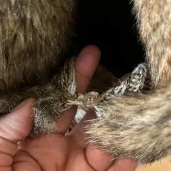 ohn Paul Richard Sweater Vest - Picture 8 of 8